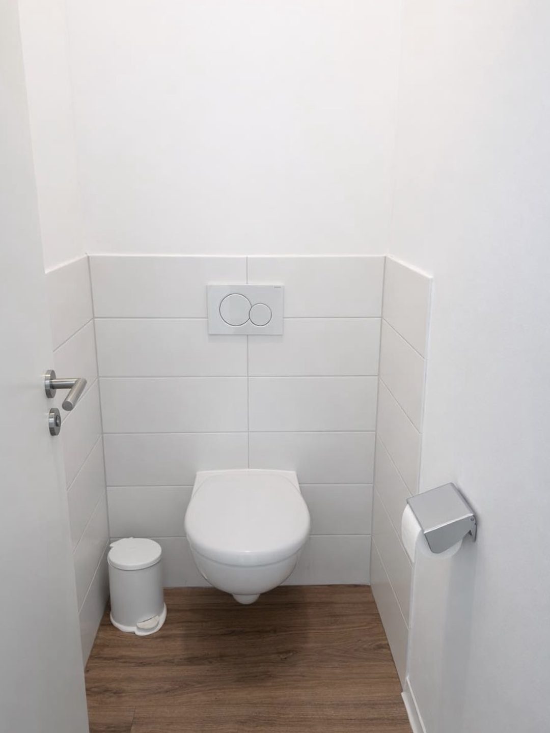 Gereinigtes WC im Sanitärbereich des Objekts